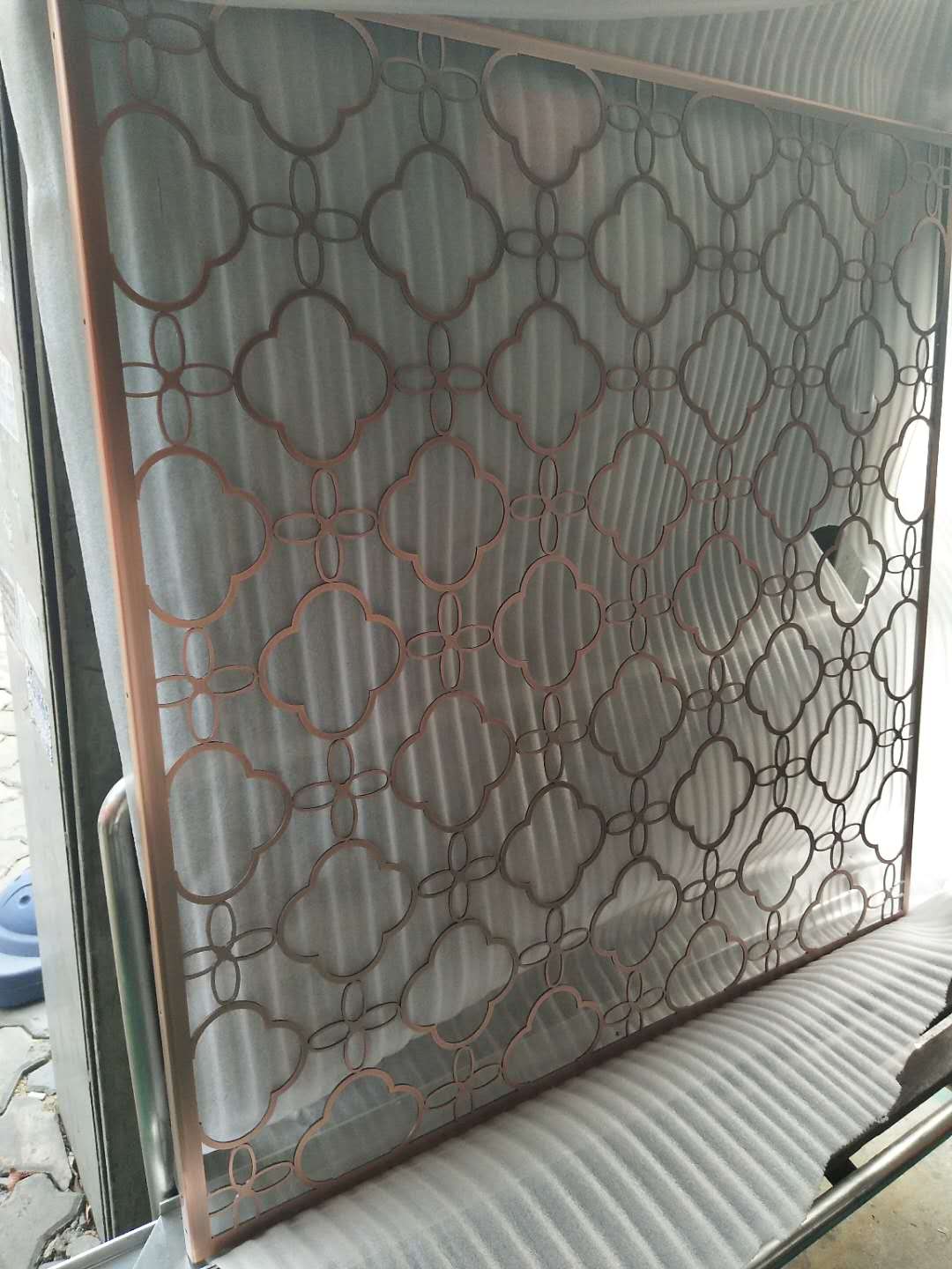 Decorative Luxury & modern design metal screen room divider